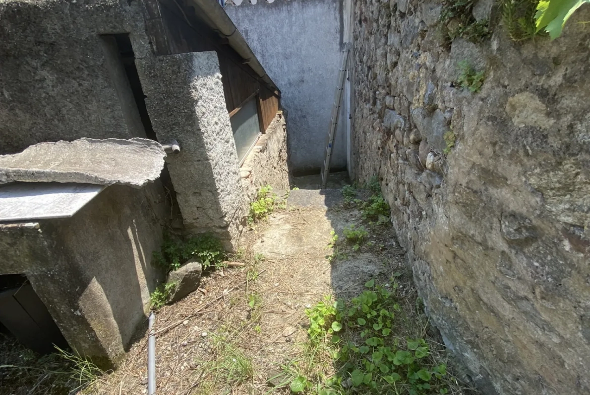 Appartement F1 à Arles-Sur-Tech avec jardin et casot 