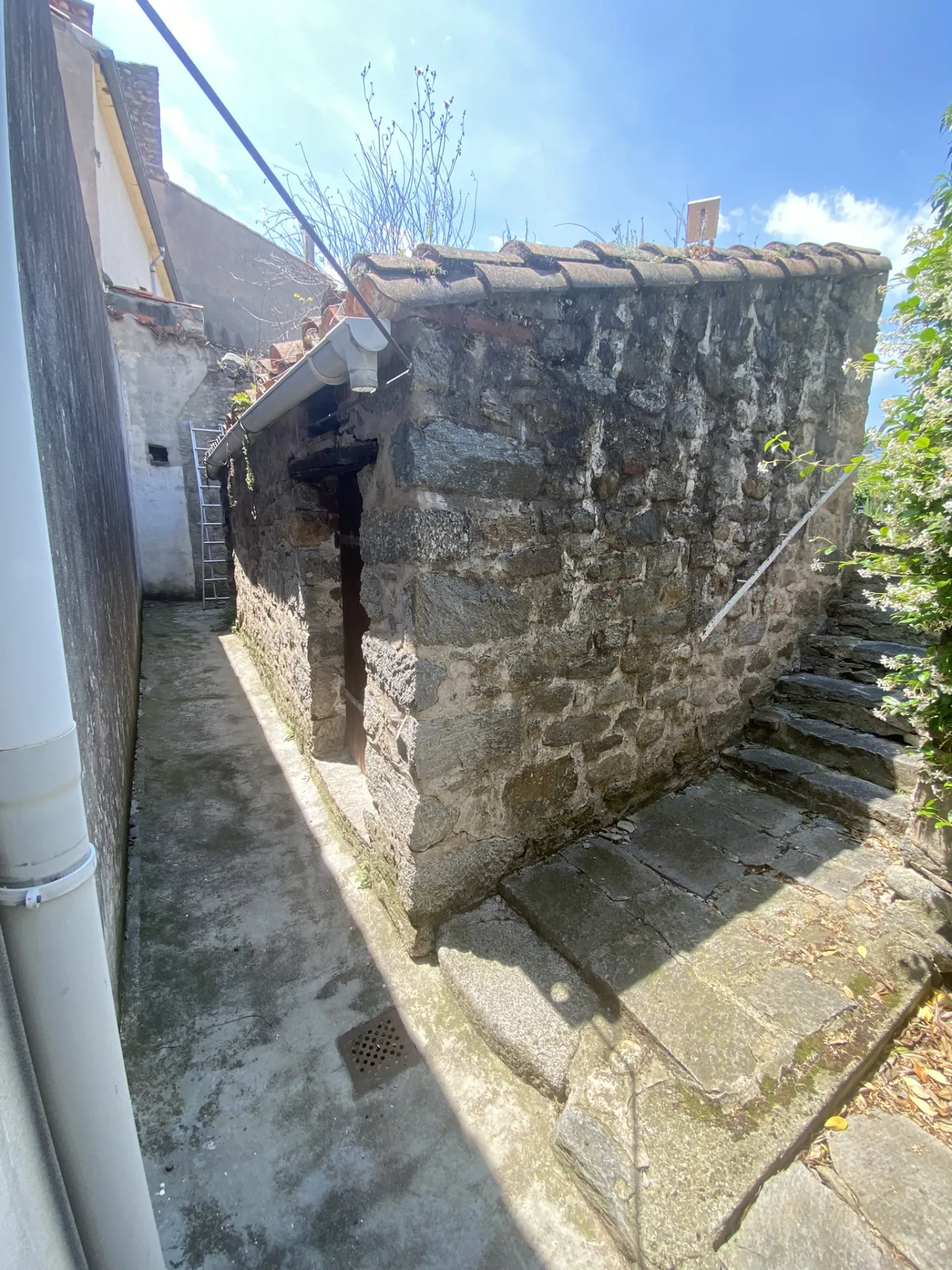 Appartement F1 à Arles-Sur-Tech avec jardin et casot 