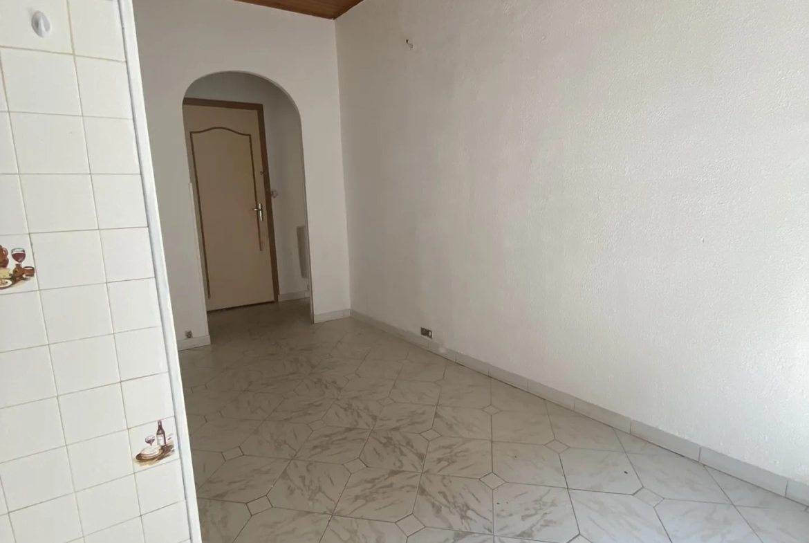 Appartement F1 à Arles-Sur-Tech avec jardin et casot 