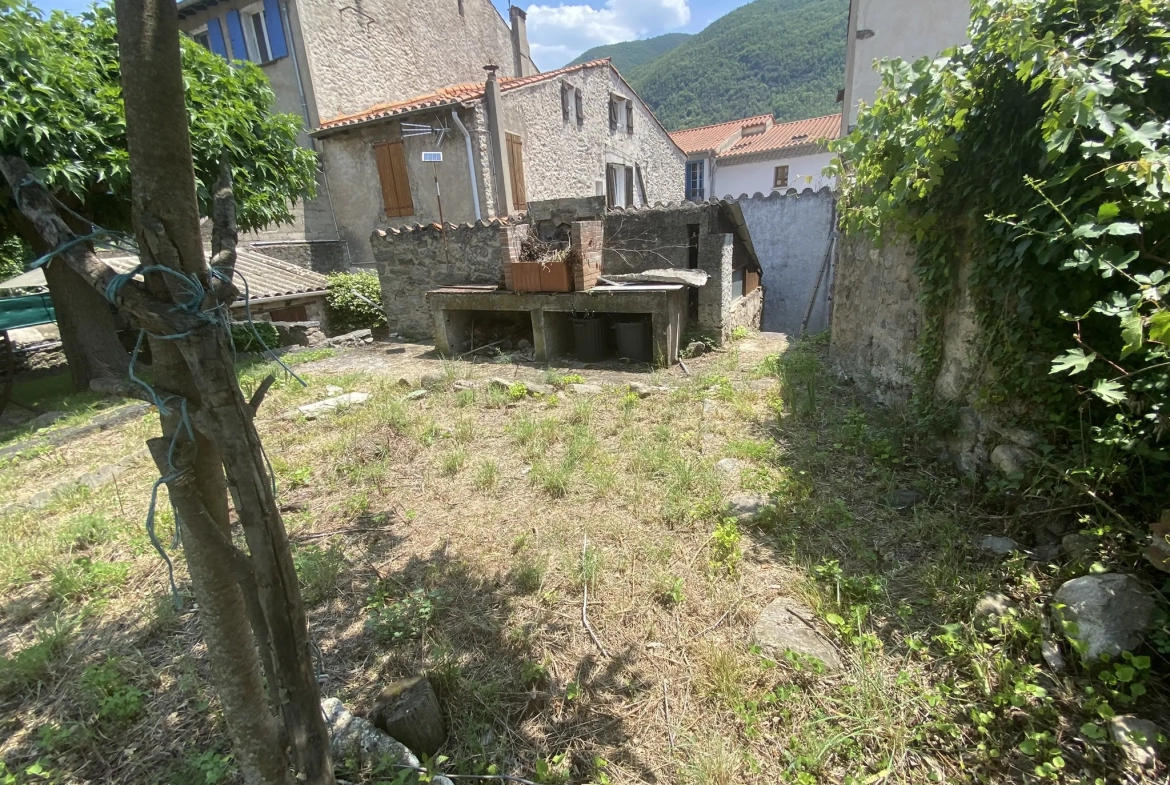 Appartement F1 à Arles-Sur-Tech avec jardin et casot 