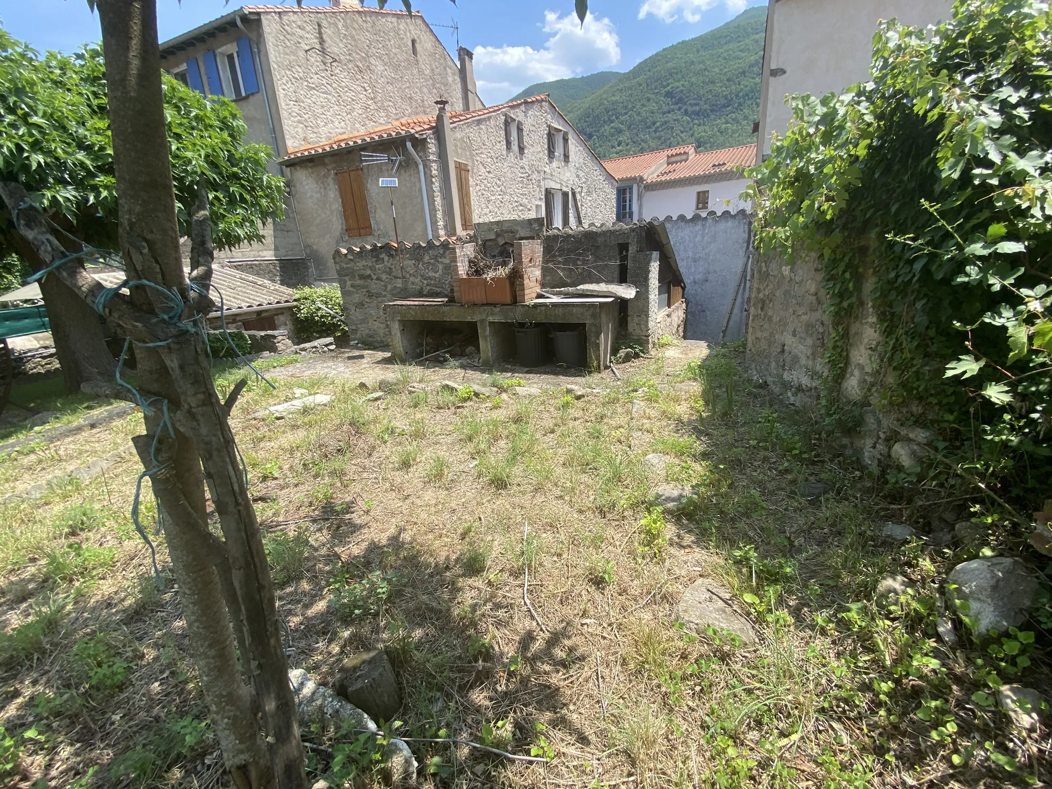 Appartement F1 à Arles-Sur-Tech avec jardin et casot 