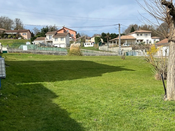 Terrain à bâtir à Cour-Et-Buis (38121) à 20 min de Vienne