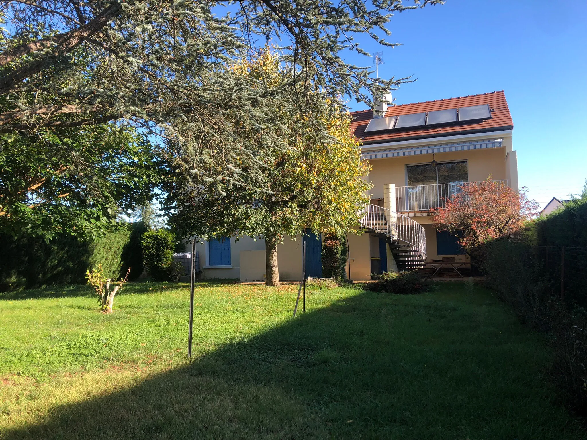 Spacieuse villa dans quartier prisé au calme à Bellerive sur Allier 