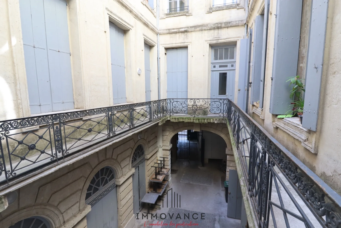 Vente Loft contemporain 59m2 + cour en Centre-historique Montpellier 