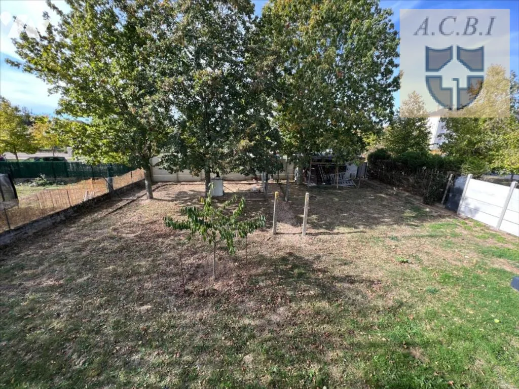 Pavillon Rénové à Vendôme avec Jardin Arboré 