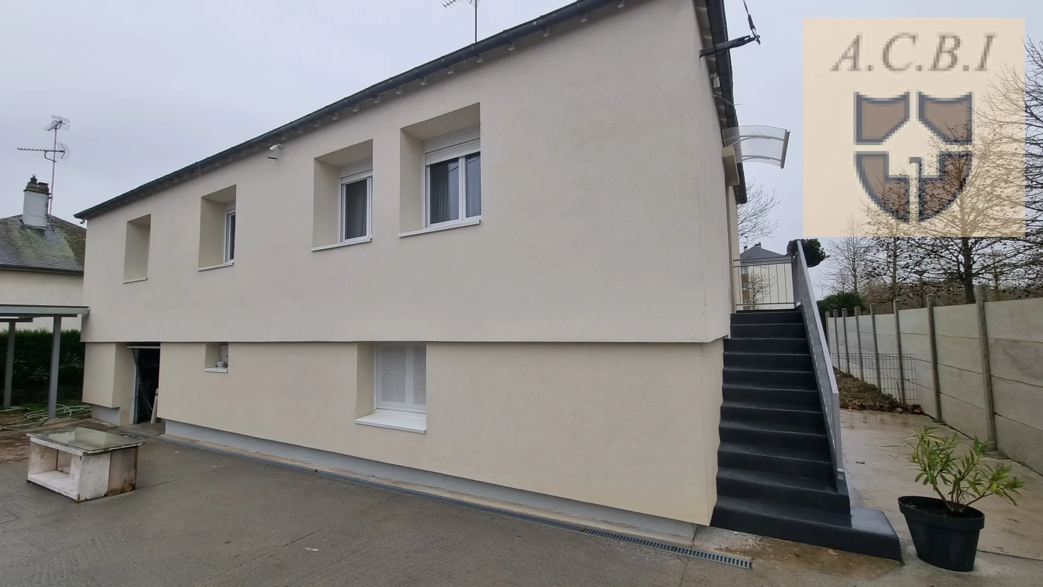 Pavillon Rénové à Vendôme avec Jardin Arboré 