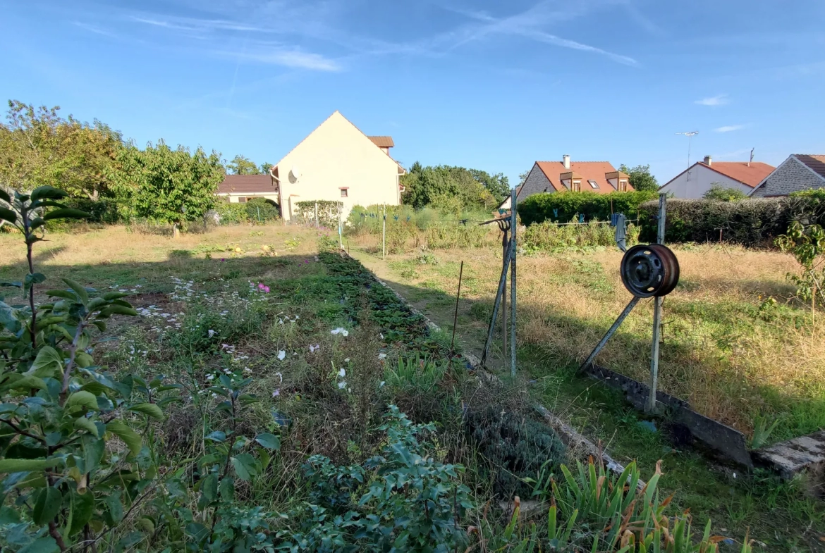 Terrain Clos de 700m2 à Brières-les-scellés, 5 Min d'Etampes 