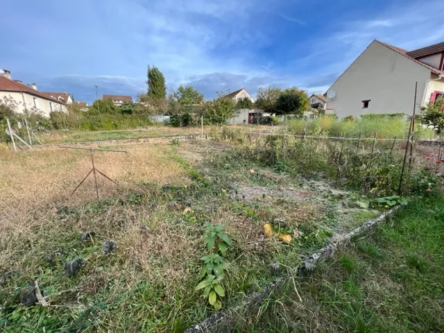 Terrain Clos de 700m2 à Brières-les-scellés, 5 Min d'Etampes 