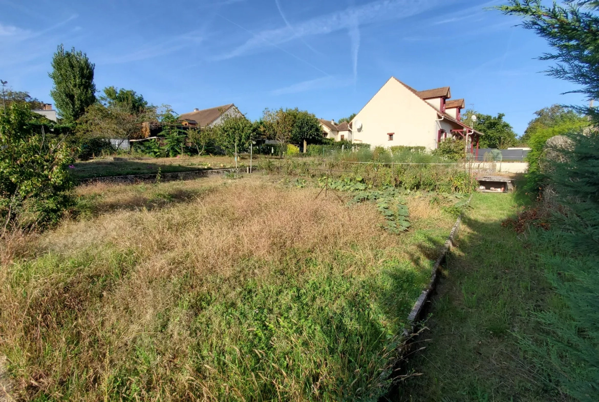 Terrain Clos de 700m2 à Brières-les-scellés, 5 Min d'Etampes 