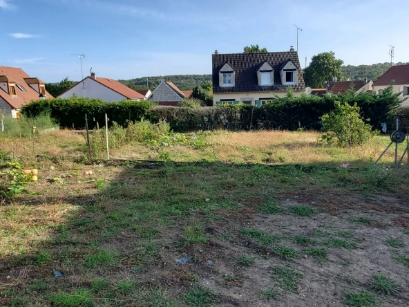 Terrain Clos de 700m2 à Brières-les-scellés, 5 Min d'Etampes