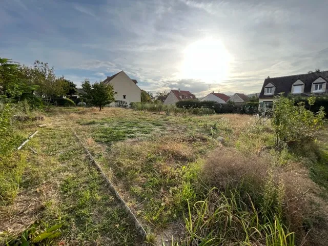 Terrain Clos de 700m2 à Brières-les-scellés, 5 Min d'Etampes 