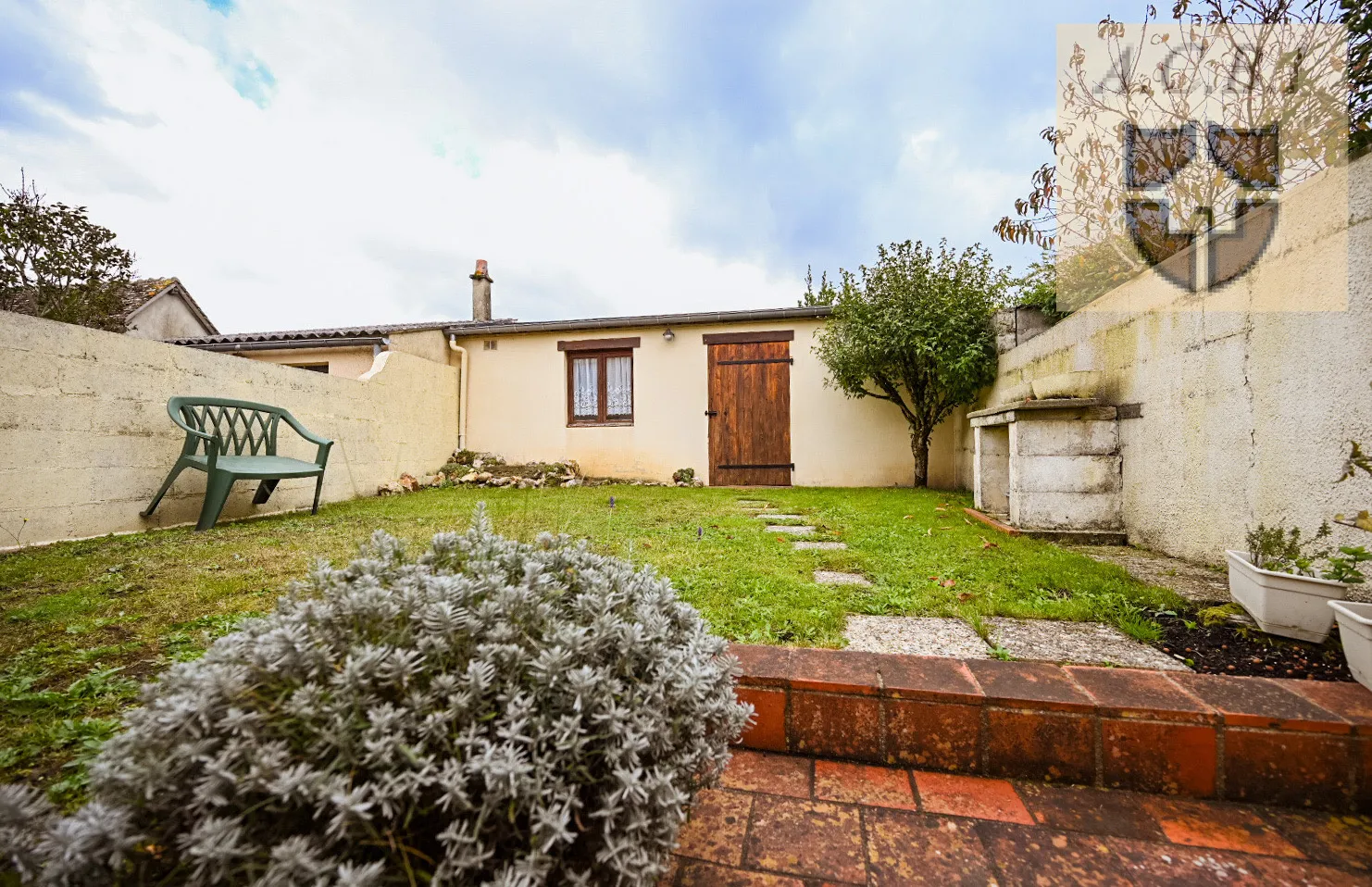 Maison de Bourg à Vibraye avec Jardin et Dépendance 