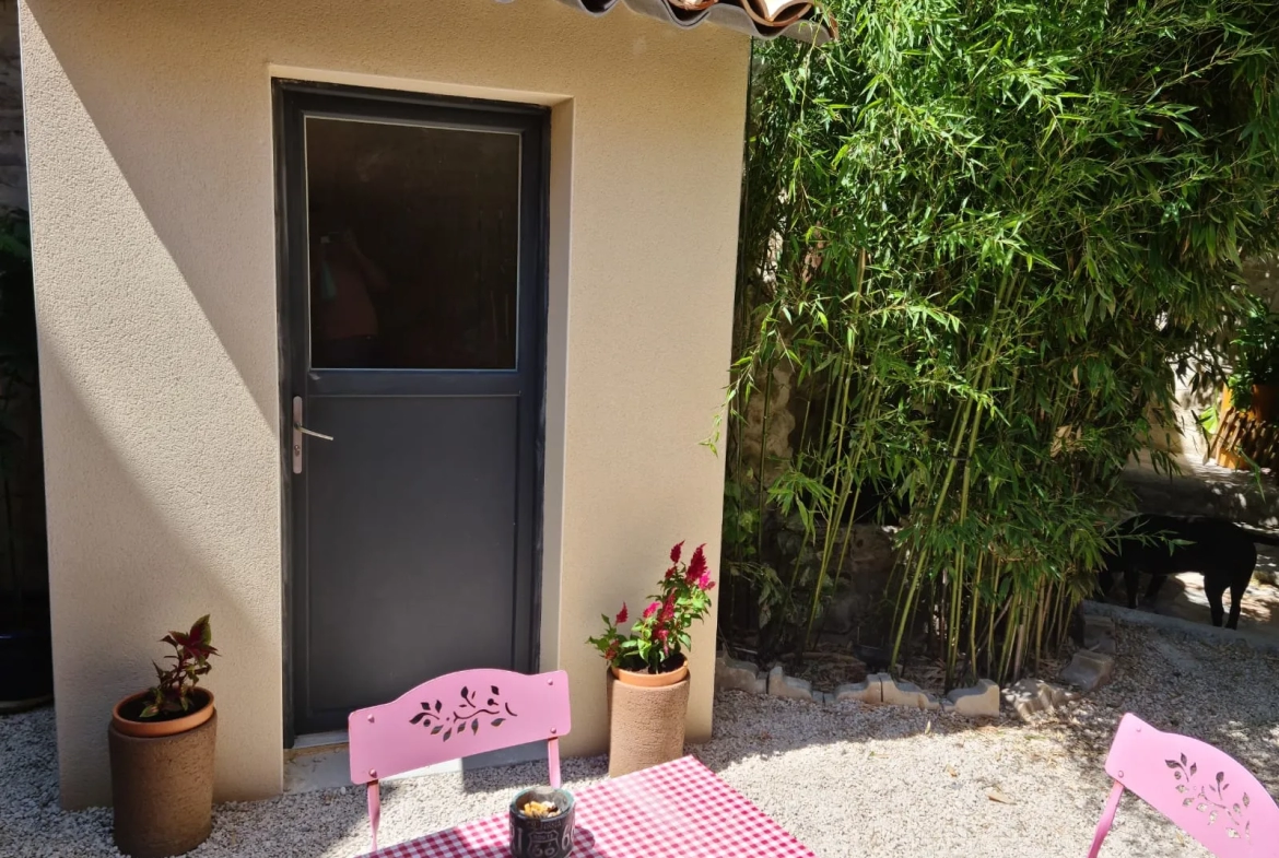 Maison de village avec terrasse et garage à Bollene 