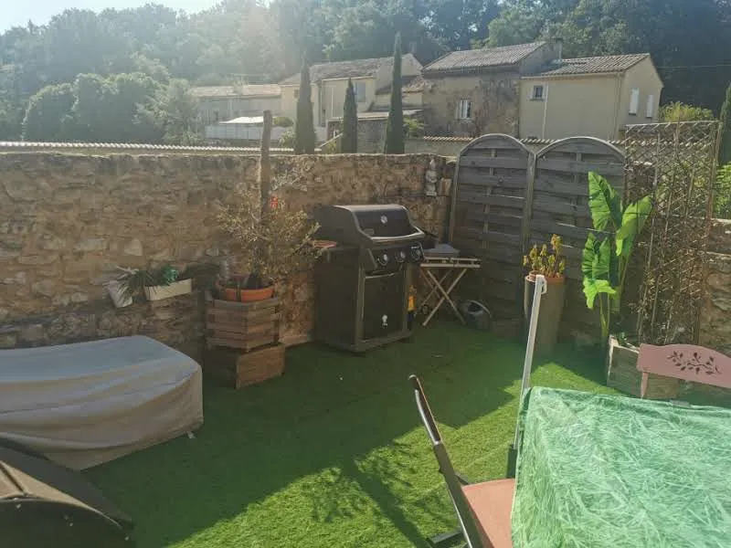 Maison de village avec terrasse et garage à Bollene 