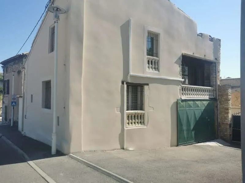 Maison de village avec terrasse et garage à Bollene 