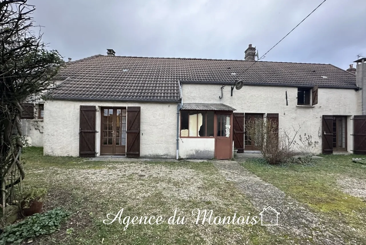 Country Farmhouse in Donnemarie Dontilly - Great Potential! 