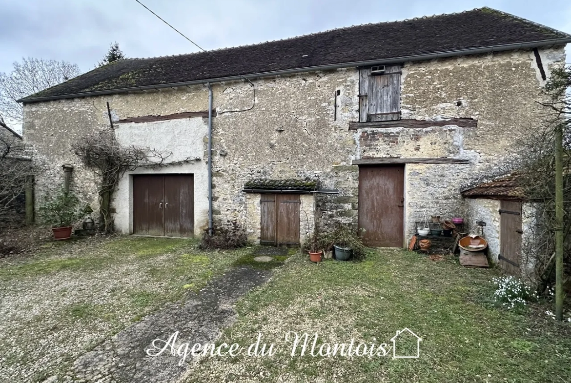 Country Farmhouse in Donnemarie Dontilly - Great Potential! 