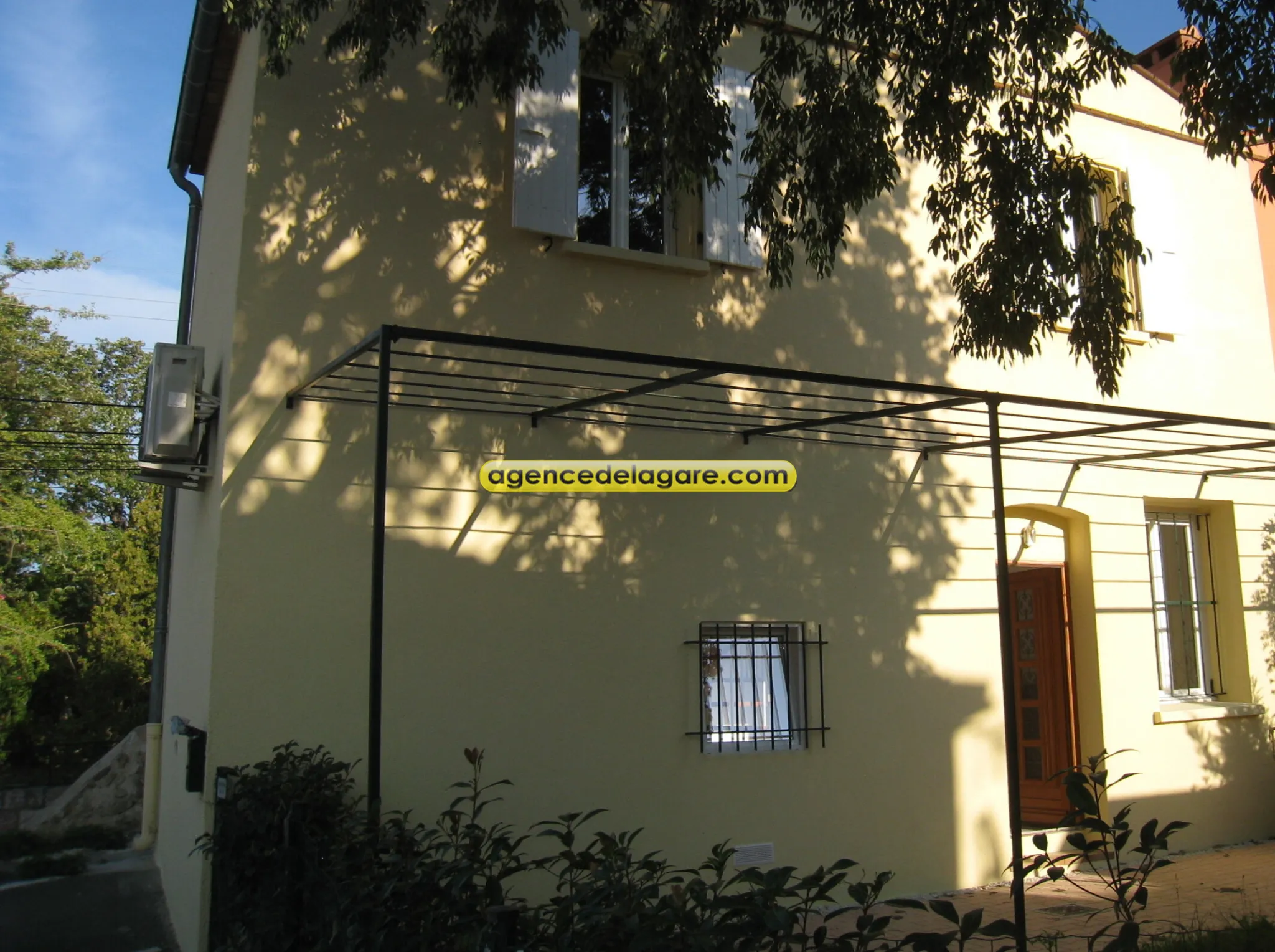 Maison de village rénovée à Sorède avec jardin et parking 