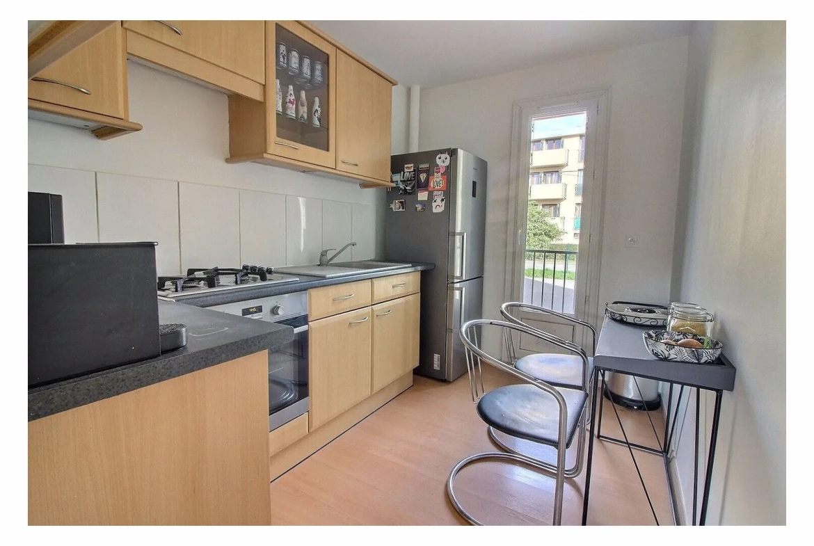 Appartement Type 3 Traversant à Aix les MILLES 13290 