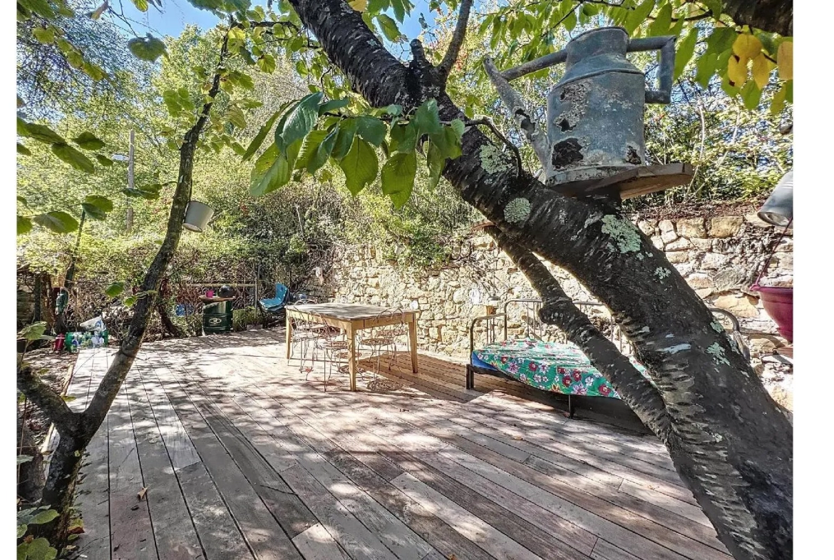 Maison de village rénovée avec jardin à Peynier 