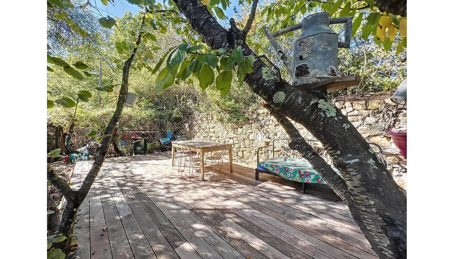 Maison de village rénovée avec jardin à Peynier 