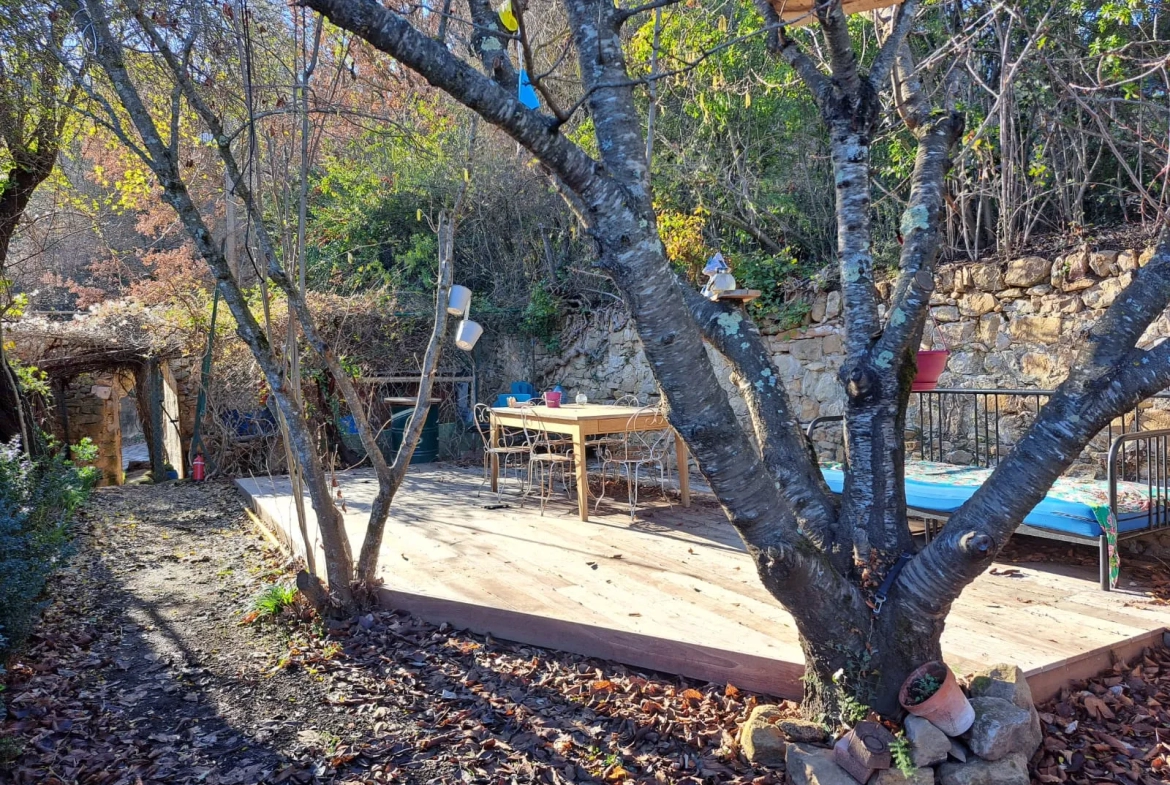 Maison de village rénovée avec jardin à Peynier 