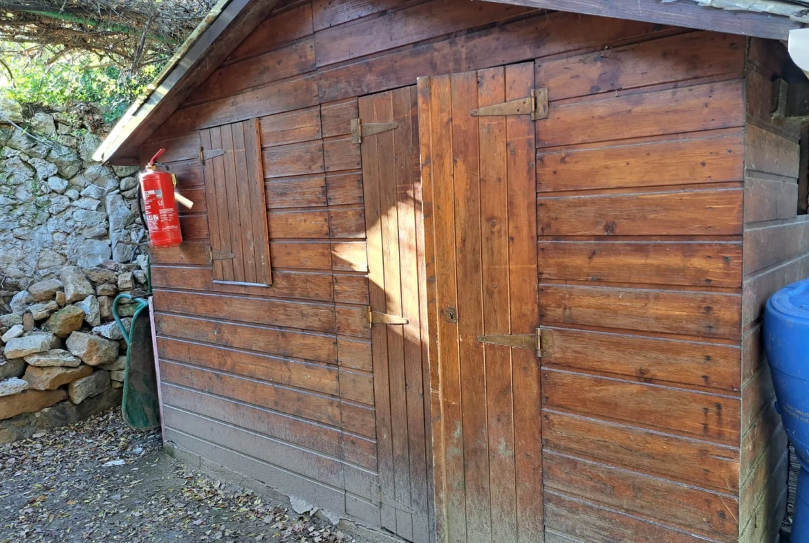 Maison de village rénovée avec jardin à Peynier 