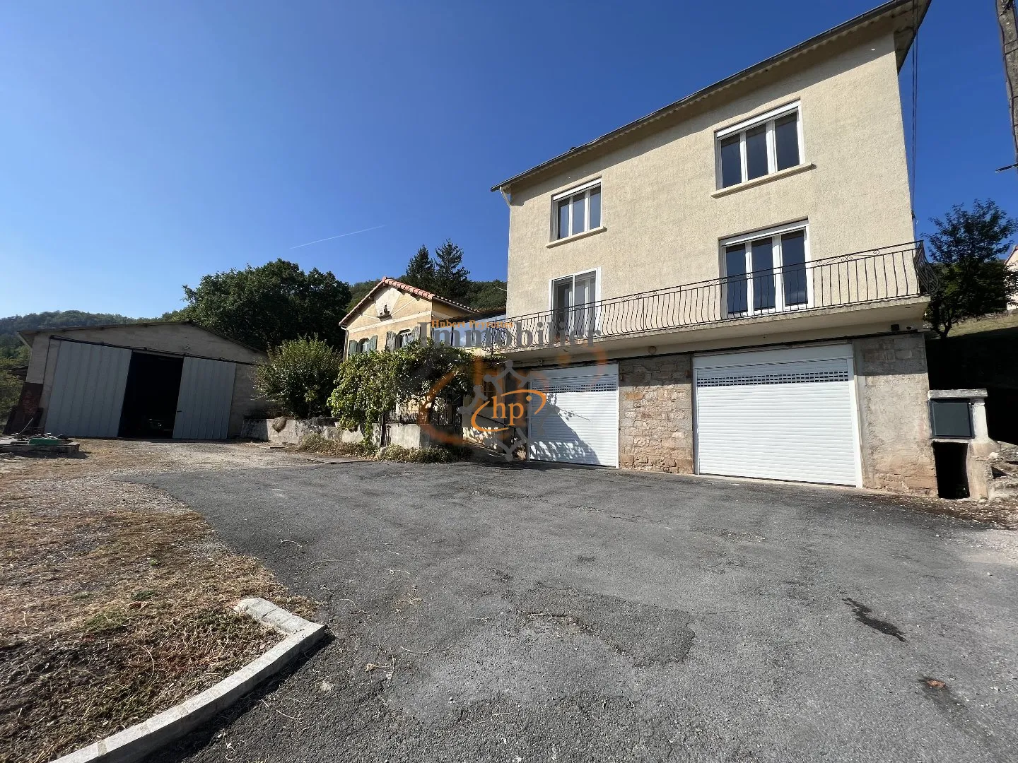 Vente maison avec dépendances et terrain attenant à Saint Affrique 