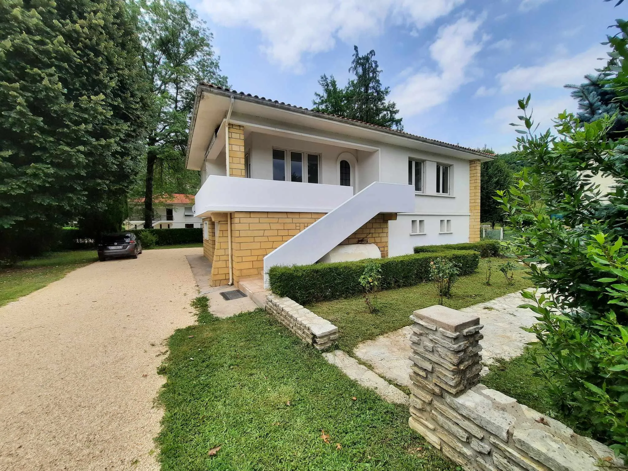 Maison à Sauveterre La Lémance - Belle maison avec grand parc ombragé 