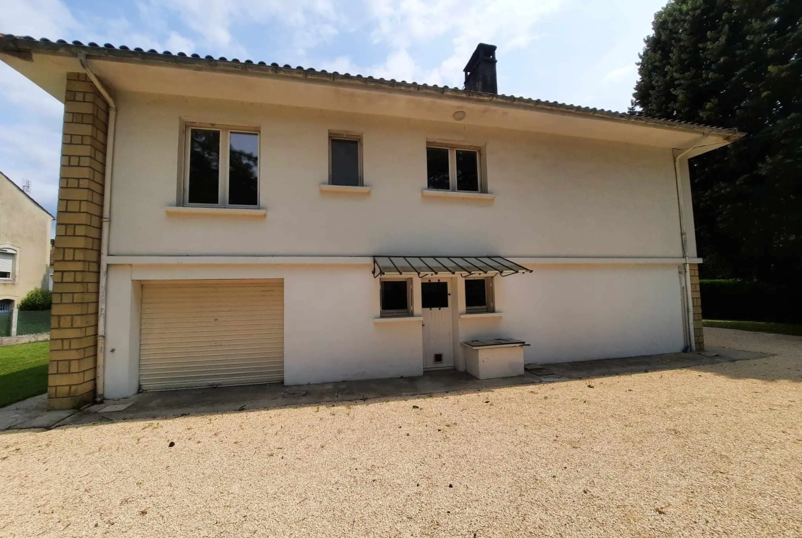 Maison à Sauveterre La Lémance - Belle maison avec grand parc ombragé 