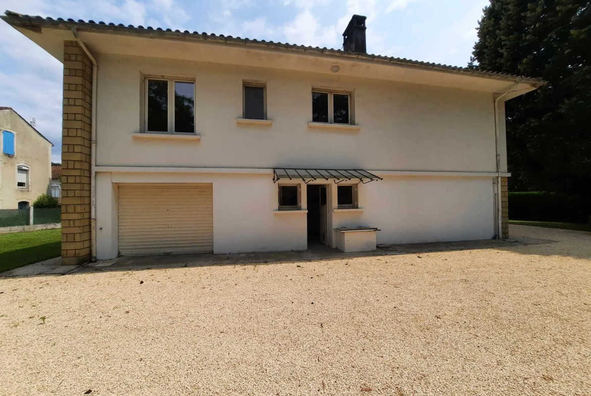 Maison à Sauveterre La Lémance - Belle maison avec grand parc ombragé 