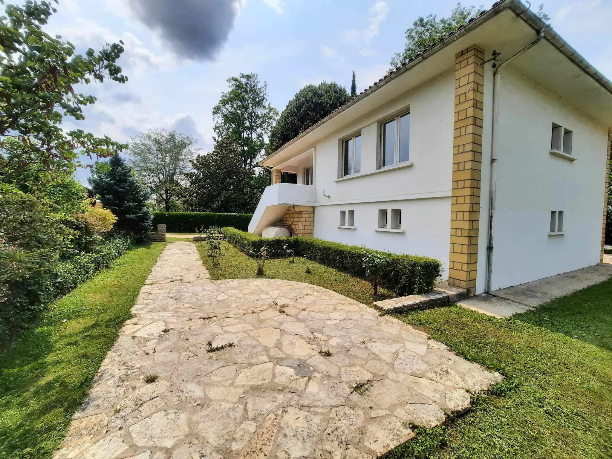 Maison à Sauveterre La Lémance - Belle maison avec grand parc ombragé 