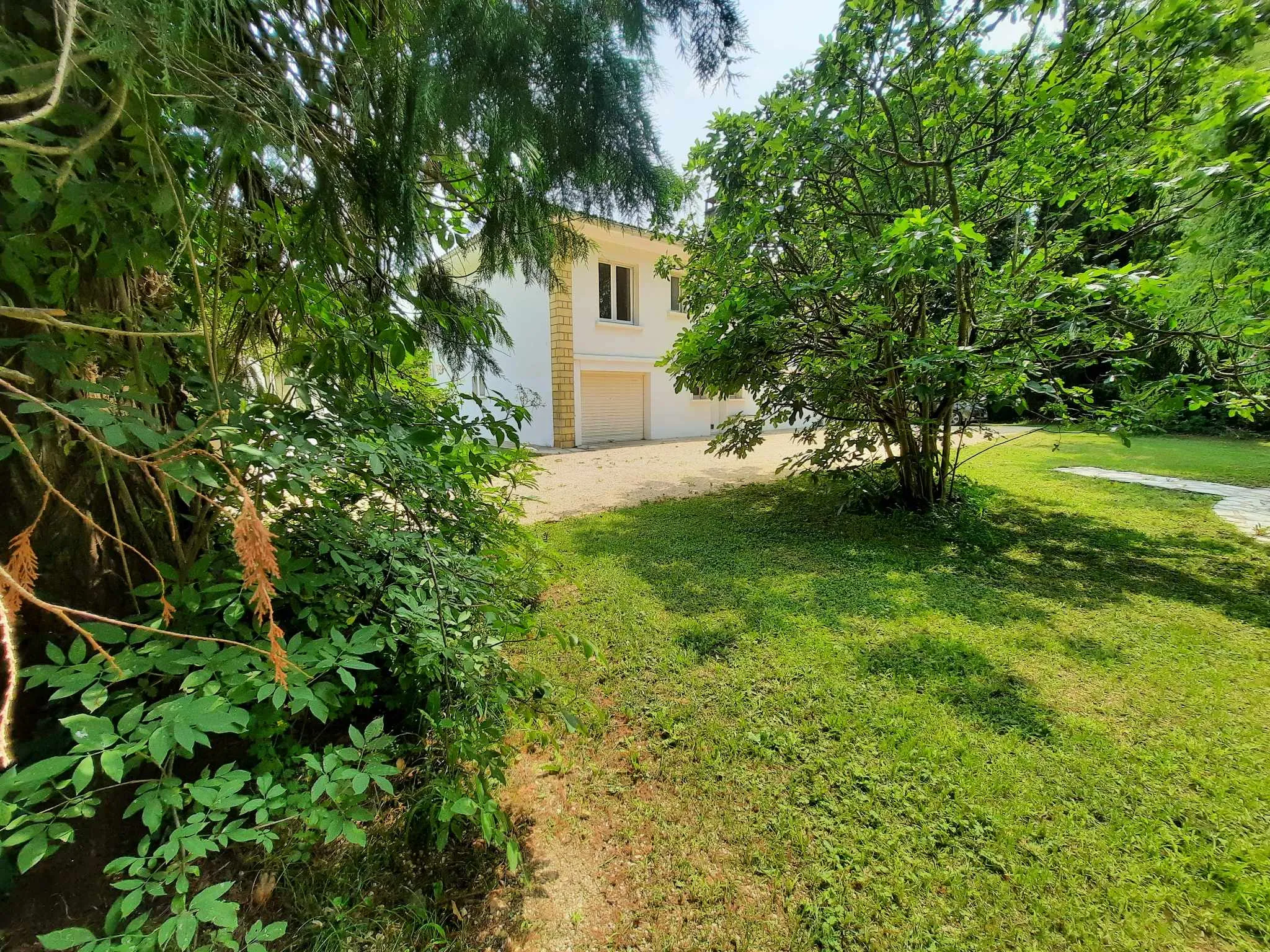 Maison à Sauveterre La Lémance - Belle maison avec grand parc ombragé 