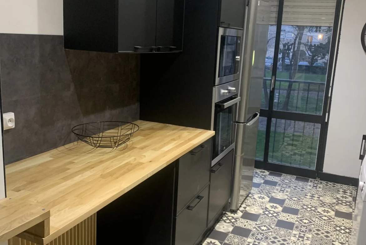 Appartement F3 bis Vendu loué et meublé à Brive la Gaillarde 