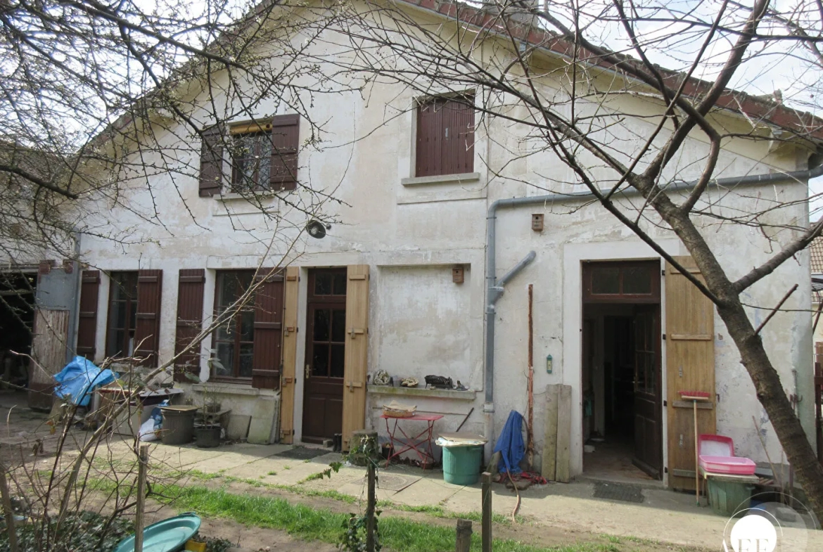 Maison indépendante à Dammartin sur Tigeaux avec beaux volumes 