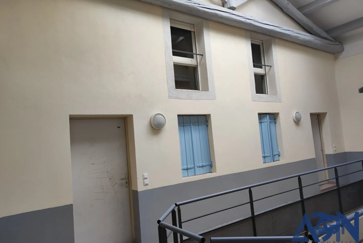 Appartement T3 de 75 m2 à AGDE à rénover 