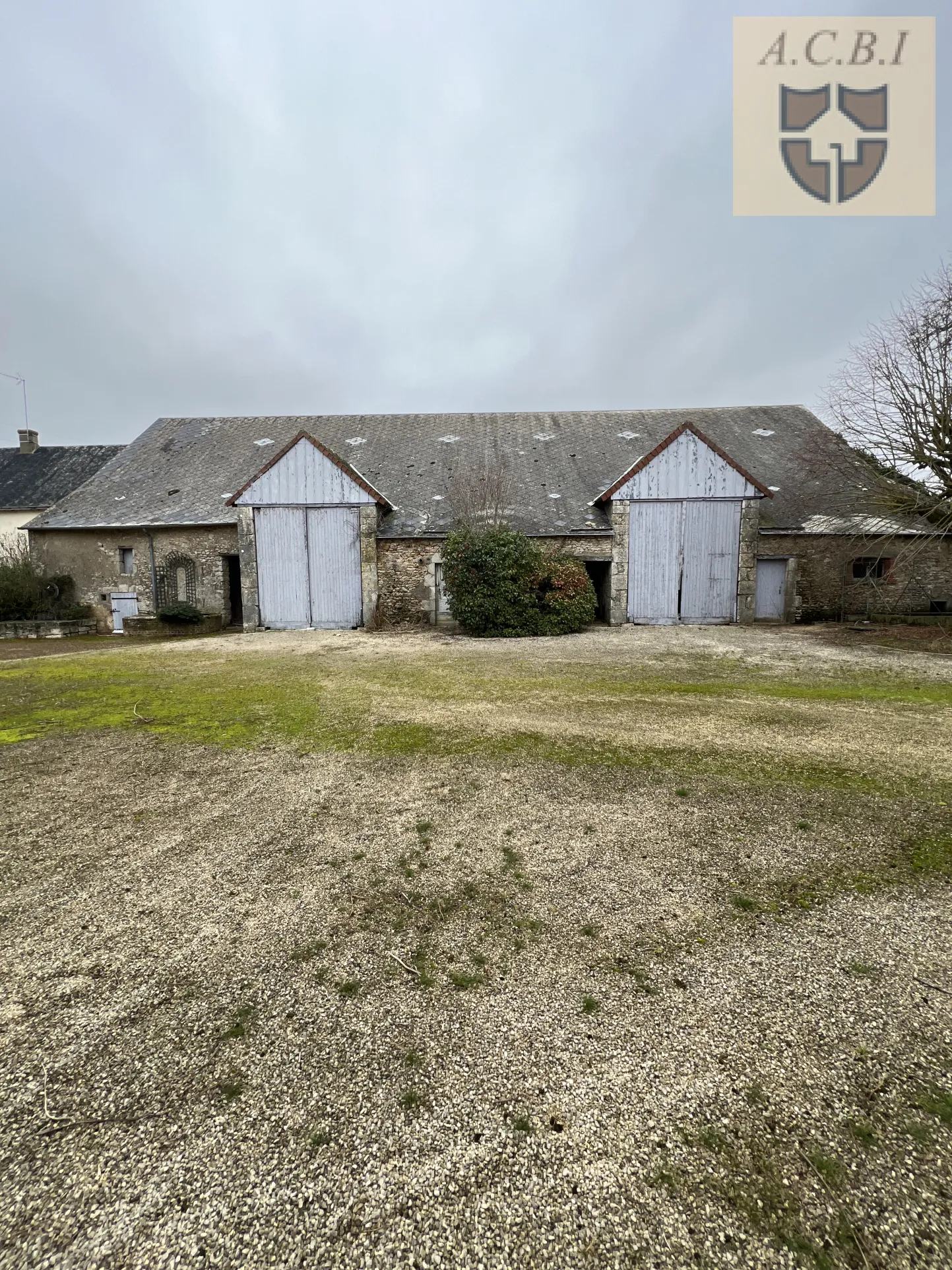 Corps de Ferme de plain pied à Saint Léonard en Beauce 