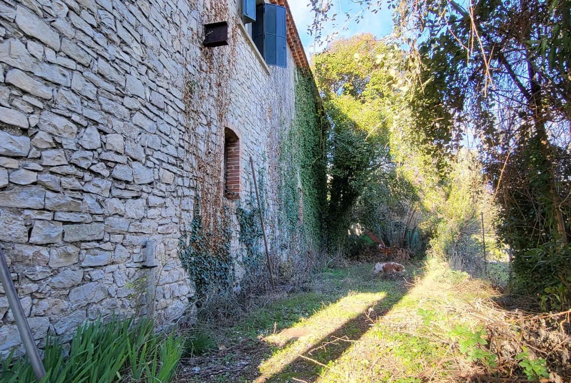 Charming Vineyard House for Sale in Sommières with Garage 