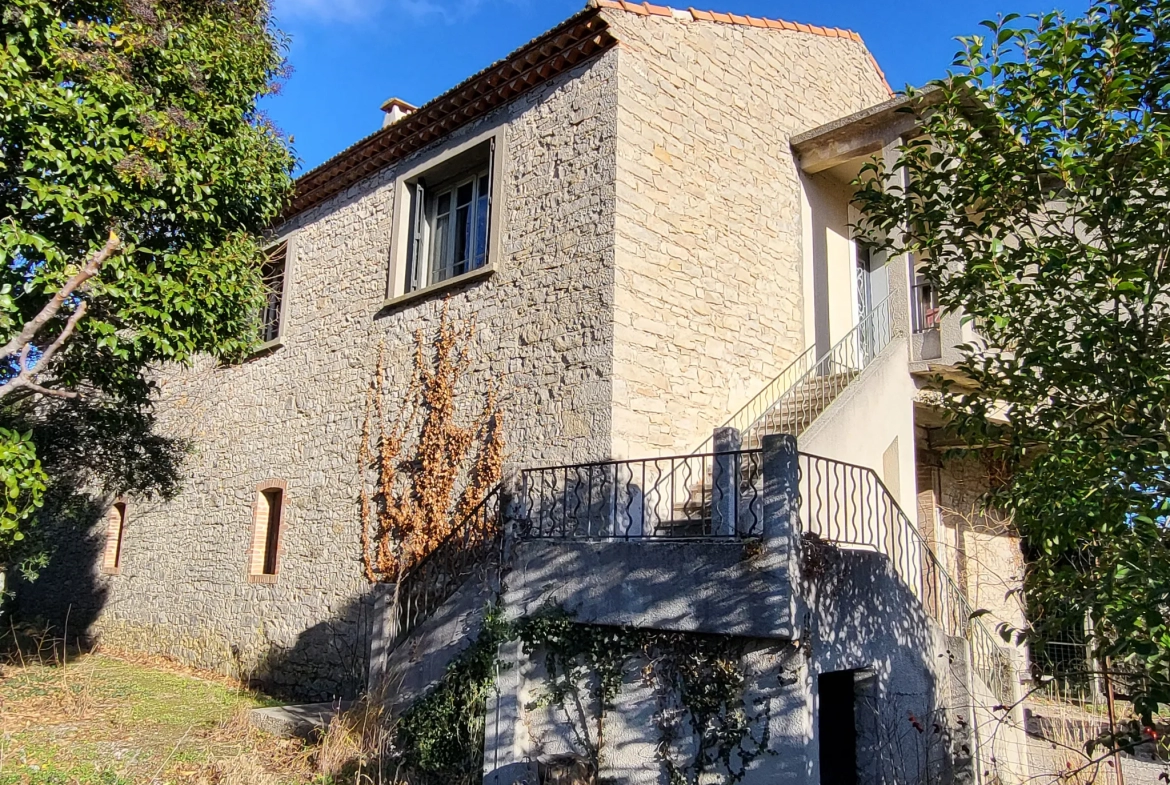 Charming Vineyard House for Sale in Sommières with Garage 