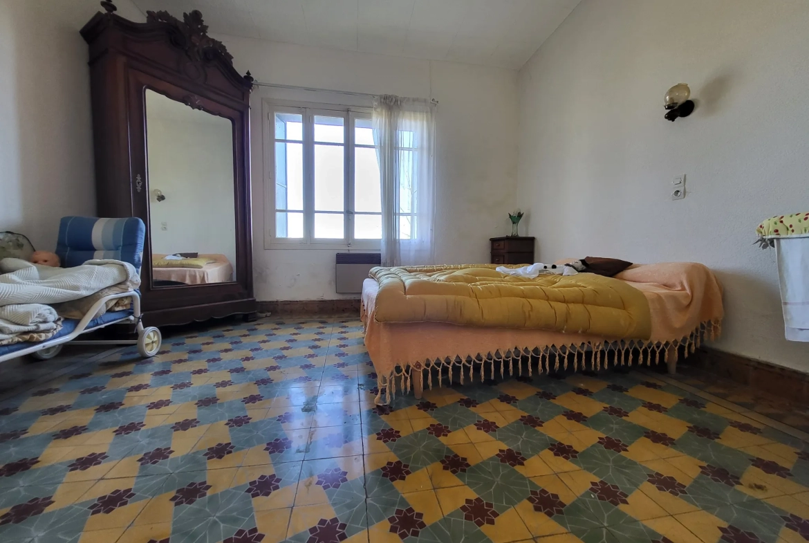 Charming Vineyard House for Sale in Sommières with Garage 