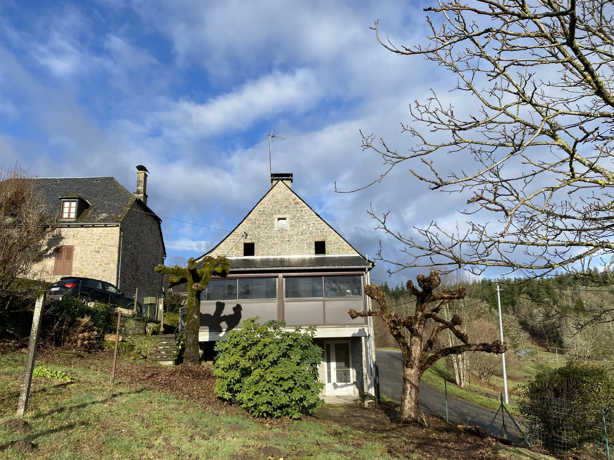 Maison de bourg en pierre à St Pardoux La Croisille 