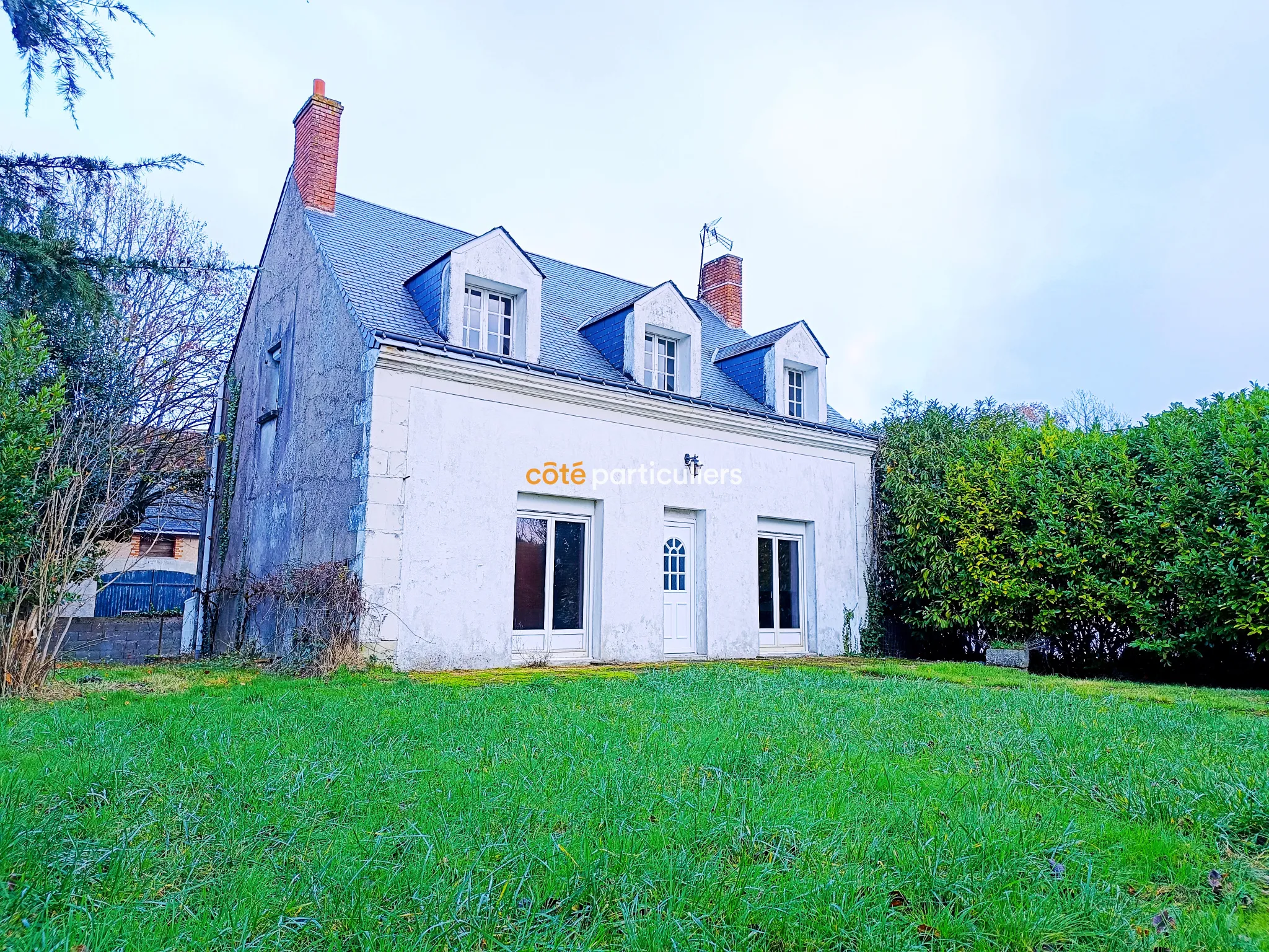 Charmante maison ancienne au calme dans le bourg 