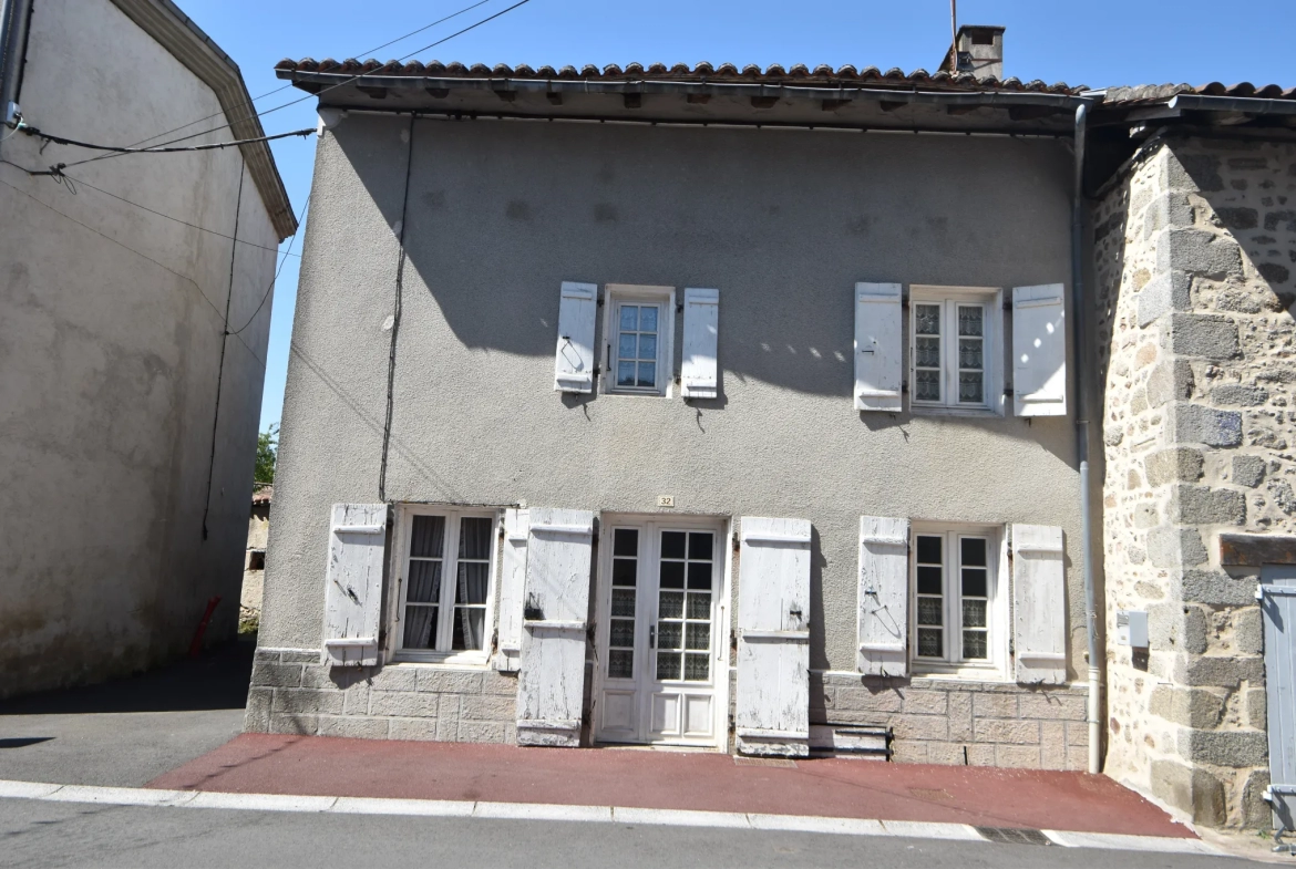 Maison à rénover de 106 m2 à Busserolles 