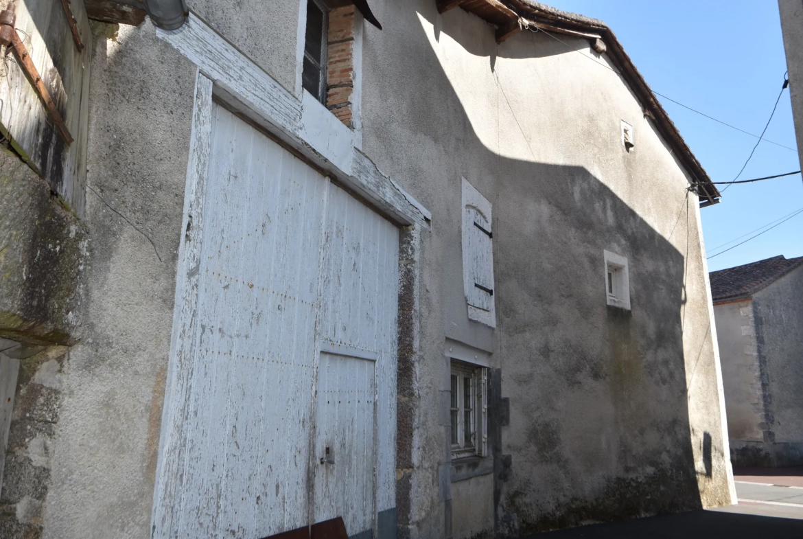 Maison à rénover de 106 m2 à Busserolles 