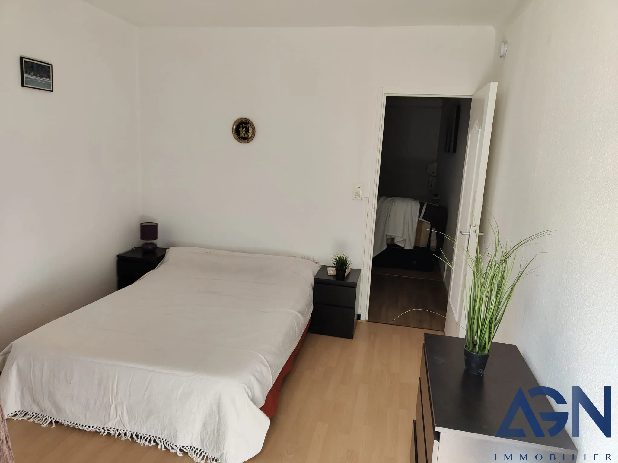 Appartement T2 en rez-de-chaussée à VIAS avec cour 