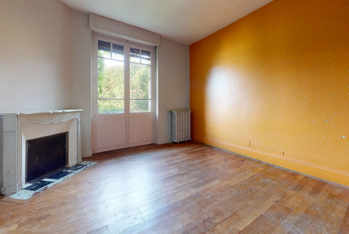 Appartement à rénover avec 4 chambres à Dijon 