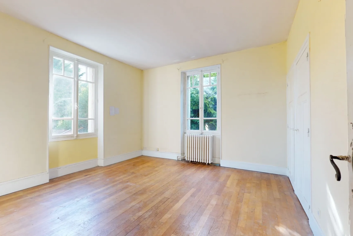 Appartement à rénover avec 4 chambres à Dijon 