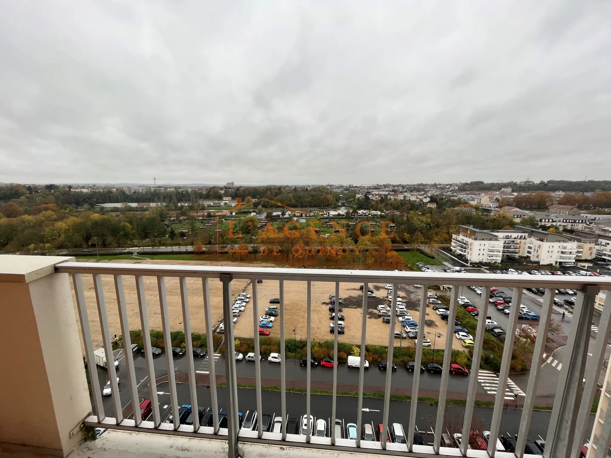 Bel Appartement 4 Pièces à Meaux avec Vue Imprenable 