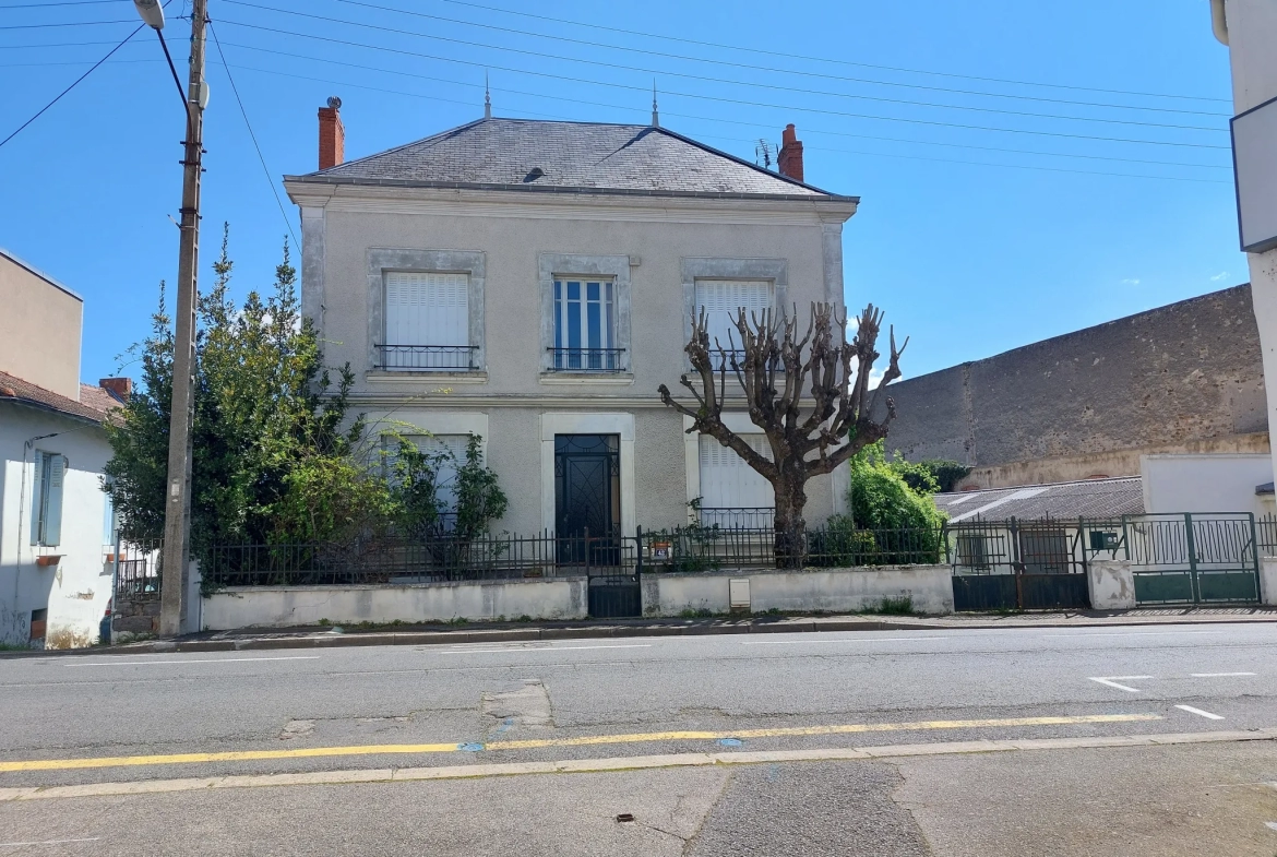 Belle Maison de Maître Lumineuse à Cusset - Proche Vichy 