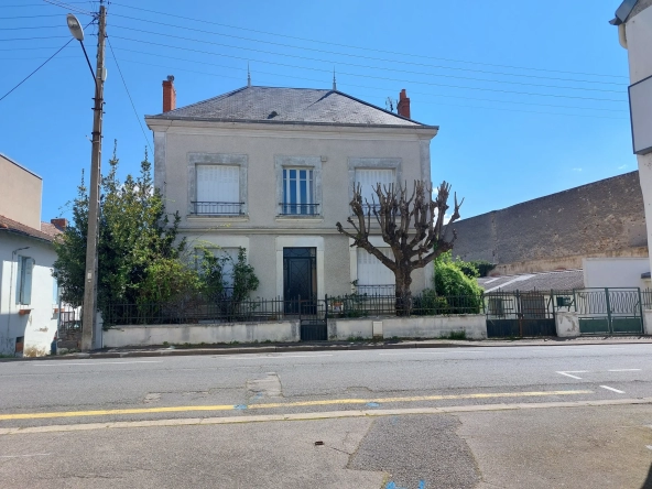 Belle Maison de Maître Lumineuse à Cusset - Proche Vichy